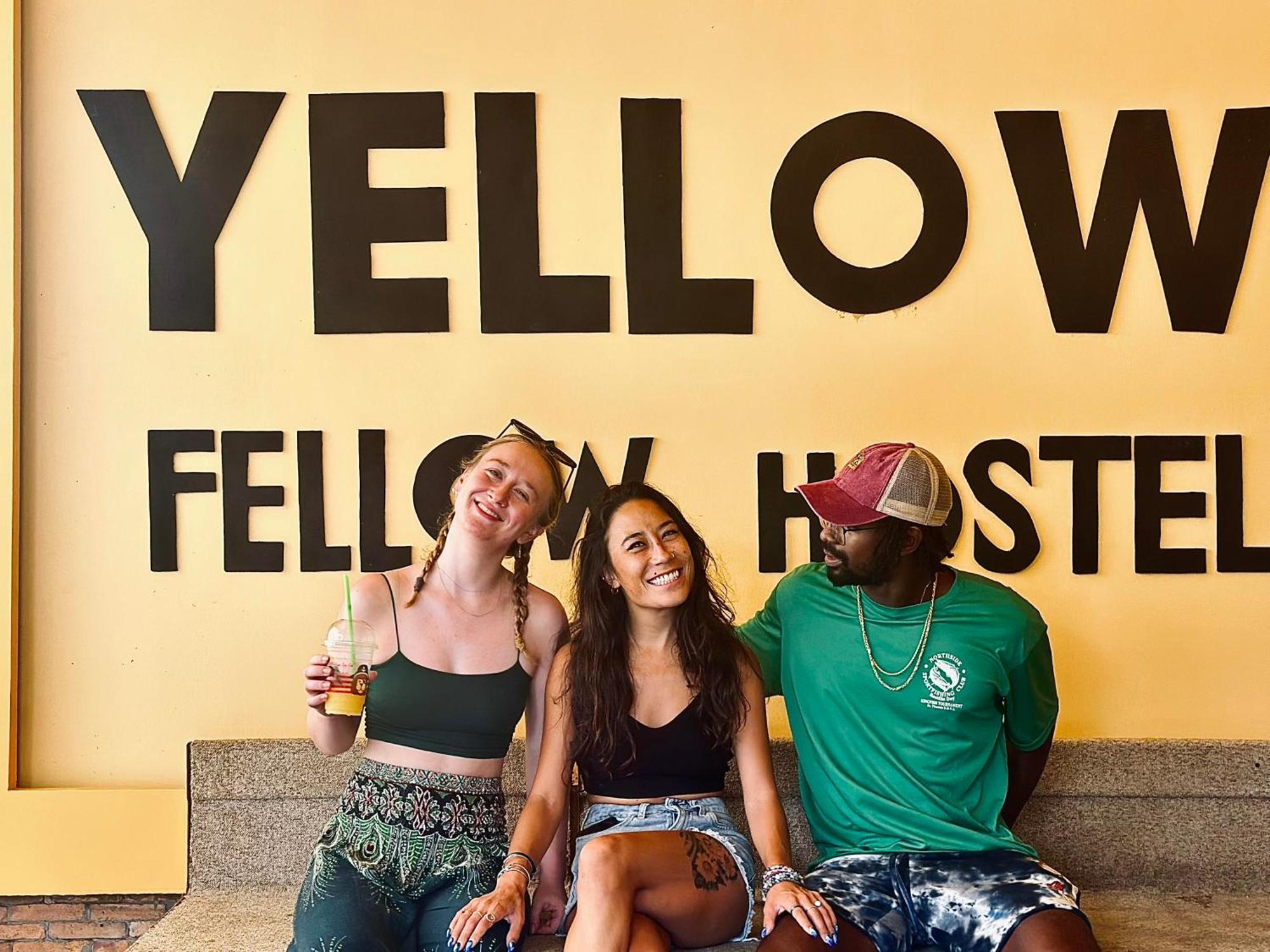 Yellow Fellow Hostel - Chiang Mai — Photos 1